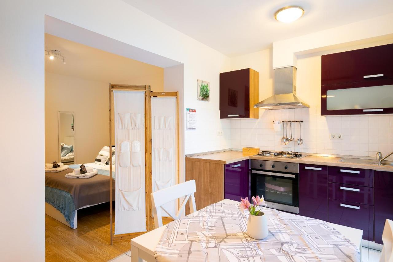 Apartments Karisima กอร์จูลา ภายนอก รูปภาพ